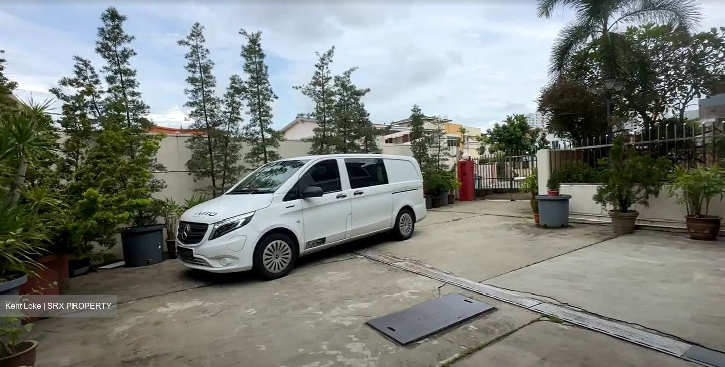 Jalan Sikudangan (D13), Semi-Detached #502999551